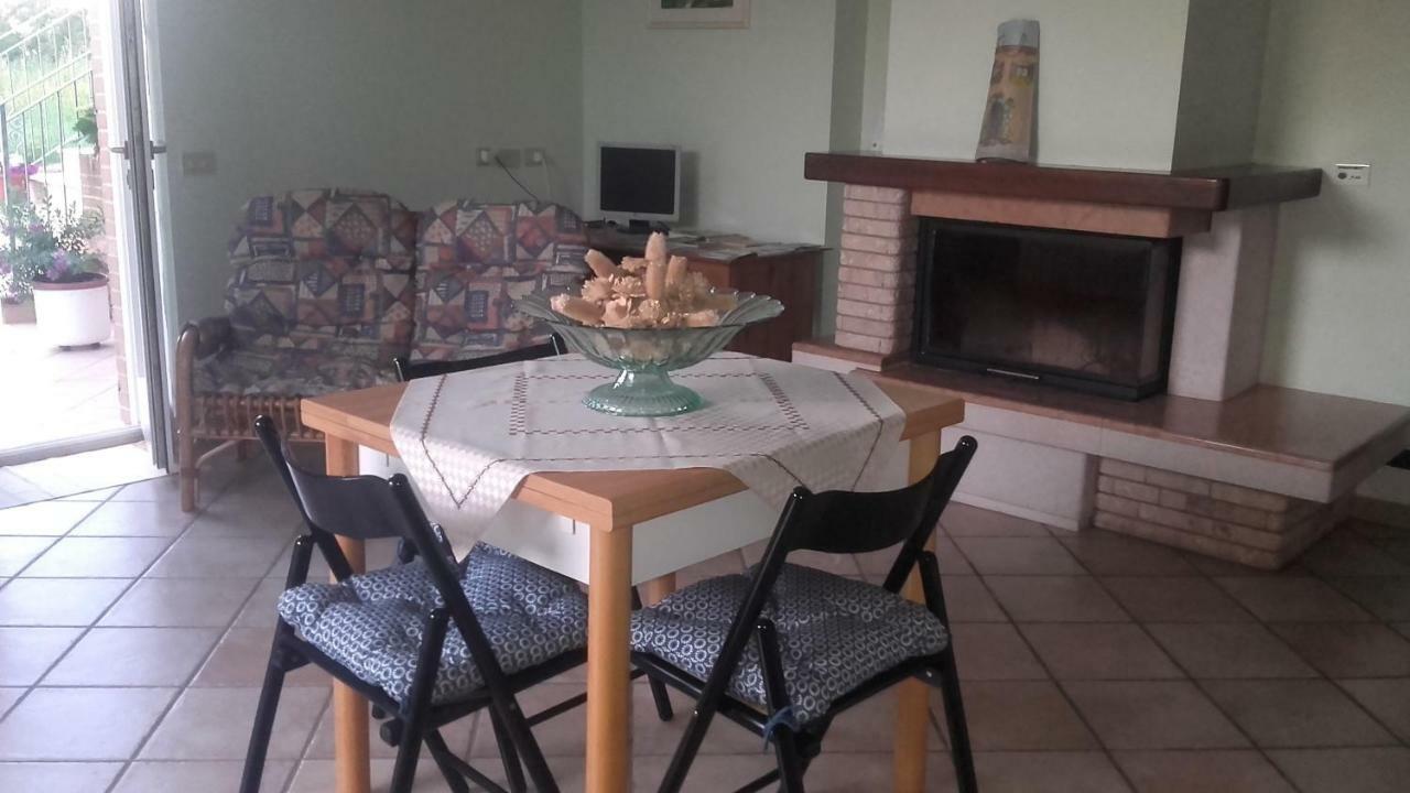 B & B Il Sicomoro Montecarotto Bagian luar foto